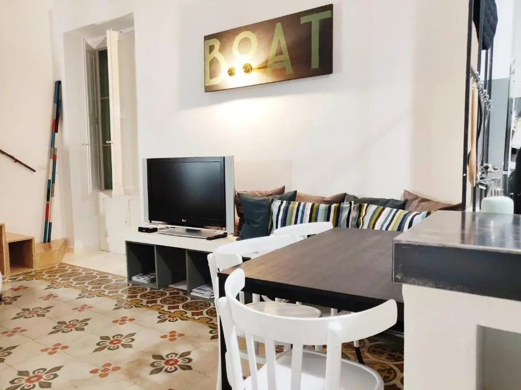 Boat Design Studio Apartment