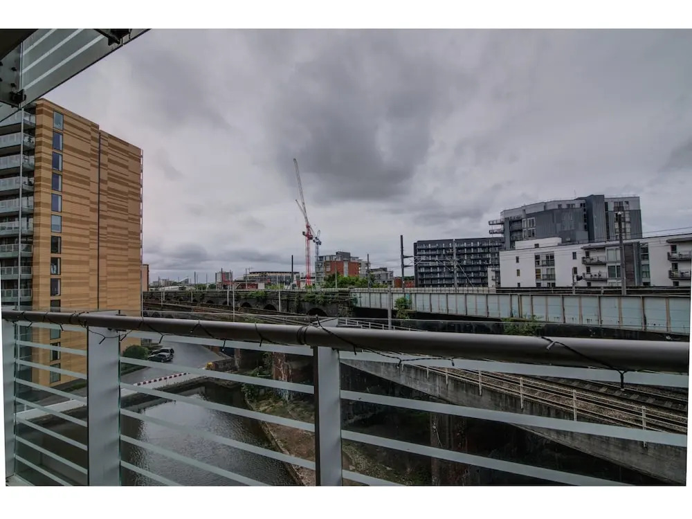 Spacious & Modern, 2BR in Manchester City Centre