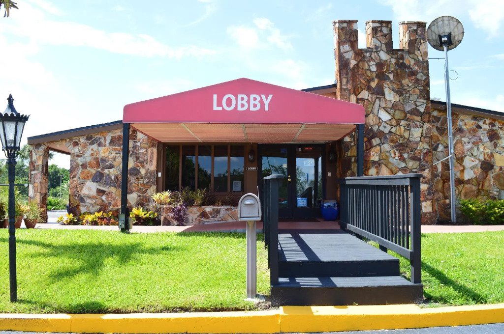Liberty Inn and Suites Orlando - Kissimmee near Disney World