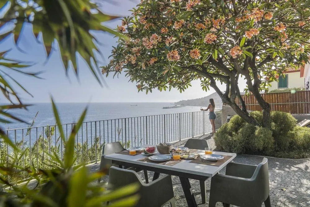 House by the Sea, With Harbor View - Lazareto Mar