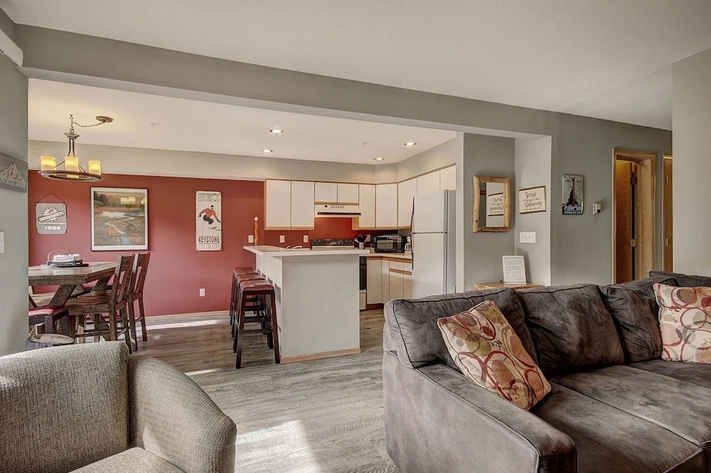 C213 Cinnamon Ridge 2 Bedroom Condo by RedAwning