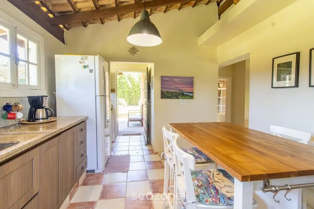 Comfortable Duplex in Praia do Rosa - SC Rfe000
