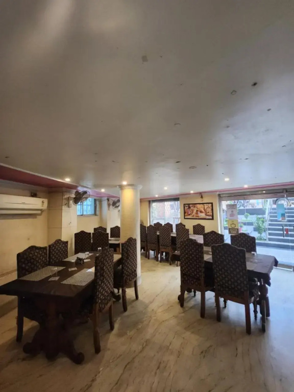 OYO 27950 Hotel Priyanka International