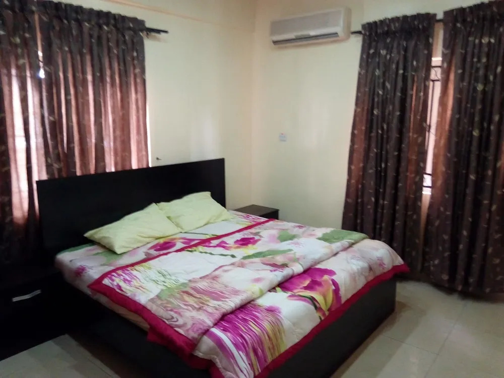 furnished indoor pool gym 3 bedroom flat