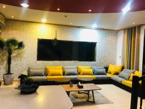 Al Dana Plaza Villas