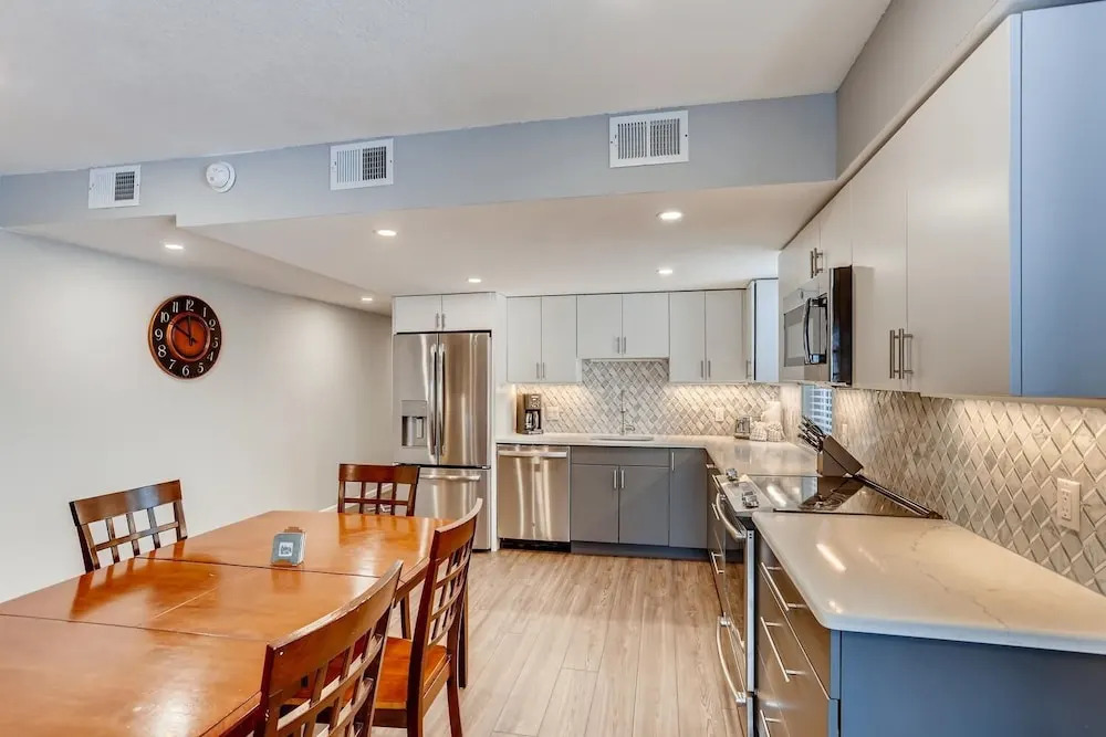 Mountainside  272h 2 Bedroom Condo by RedAwning