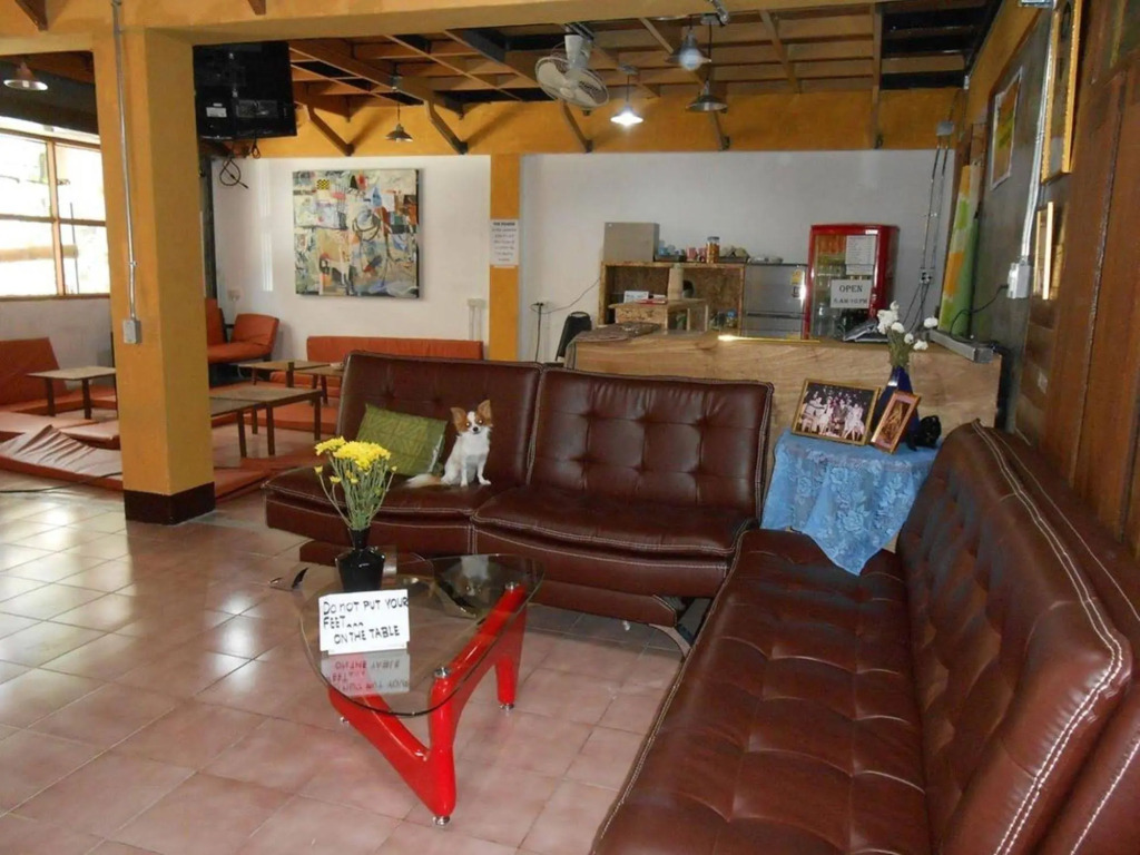 The Living Place 1 - Hostel