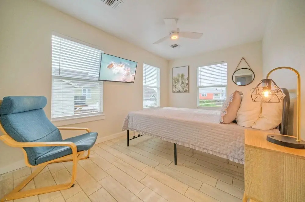 Sleeps 20! 2 Homes Near the Beach, Private Pools, Gameroom, Large Family Retreat