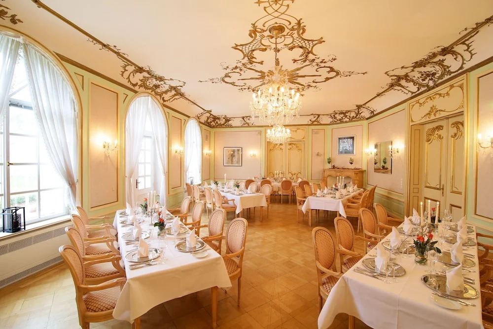 THERESET Schloss Groß Plasten