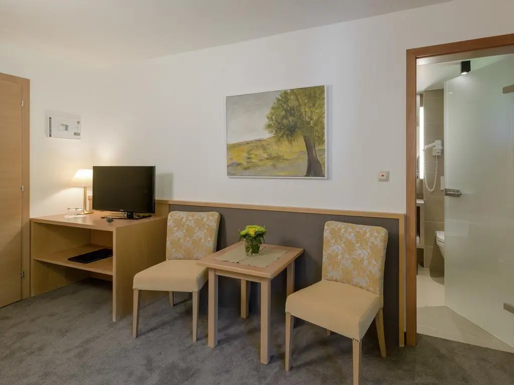 Quality Hosts Arlberg - Hotel Goldenes Kreuz B&B - Sommerkarte Premium inklusive