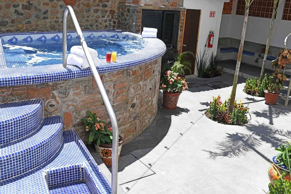Pilitas Rainbow Hotel & Suites