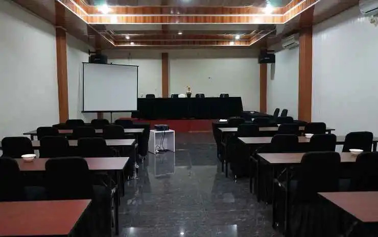Ren'z Hotel