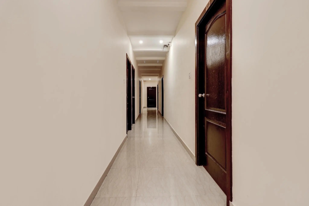SPOT ON 73926 Hotel Anjanaa