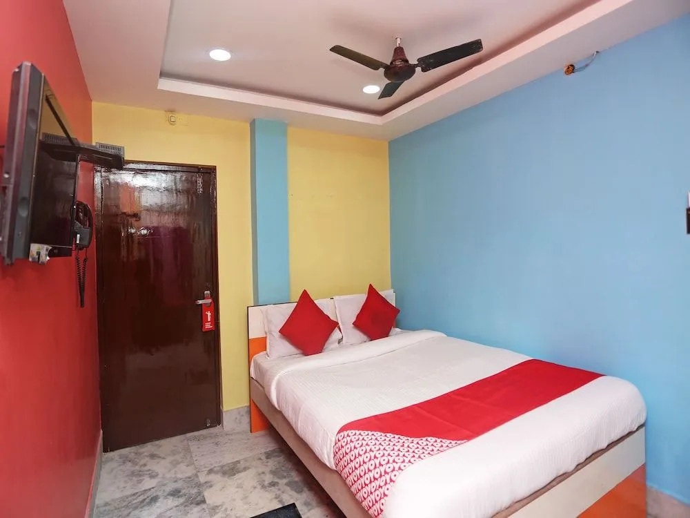 OYO 22232 Hotel Continental & Lodge