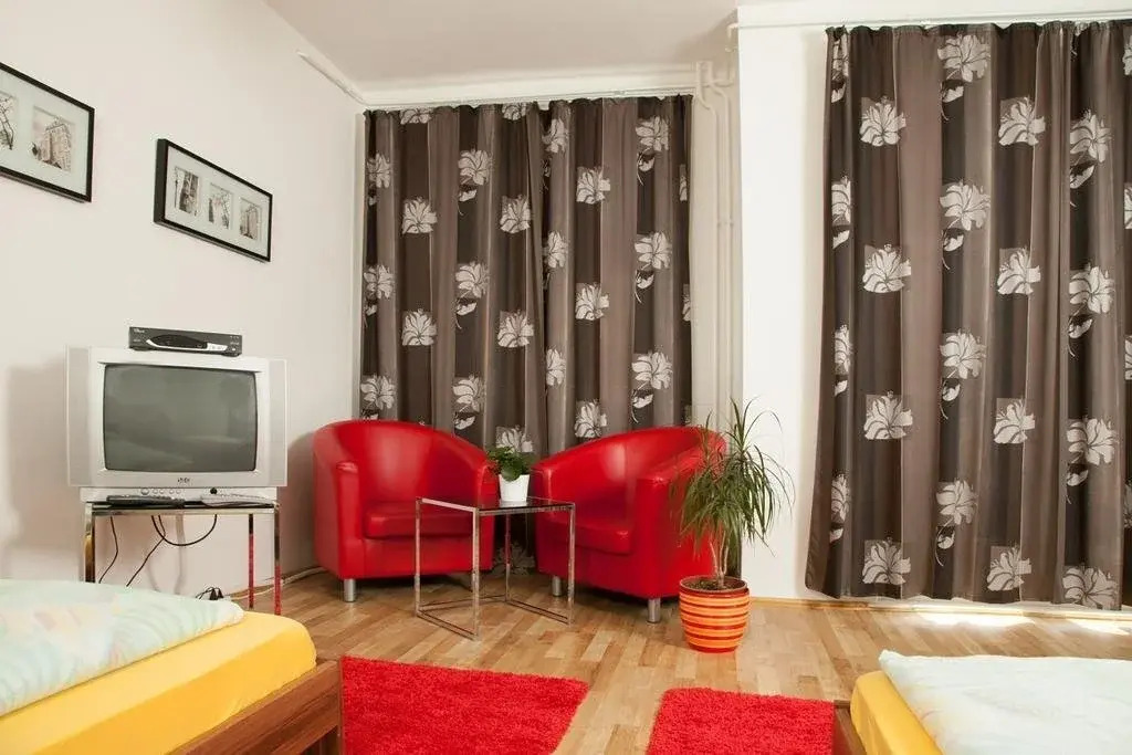 Apollo Apartments