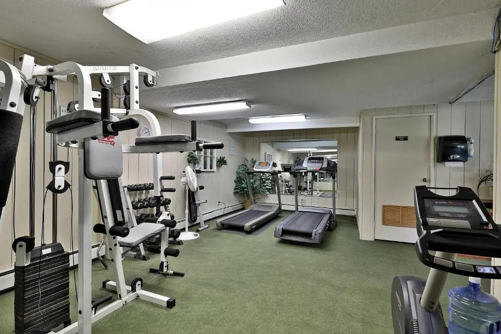 Cedarbrook Queen Studio 207