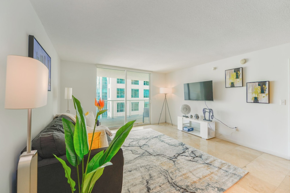 Brickell Bay 3318