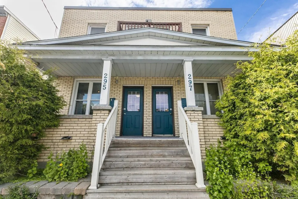 Modern - 1BR Units With Netflix - Prime Location