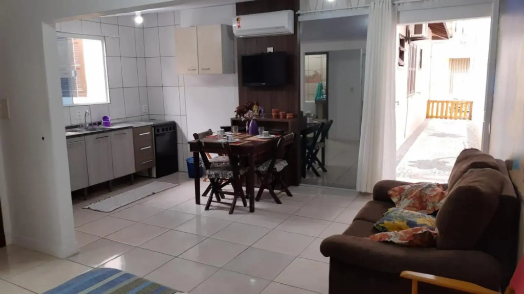 FLAT COM AR COND. WI-FI TV a CABO PERTO DA PRAIA