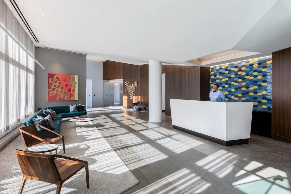 Deedee's Sky Rise Apartments - Newport 2