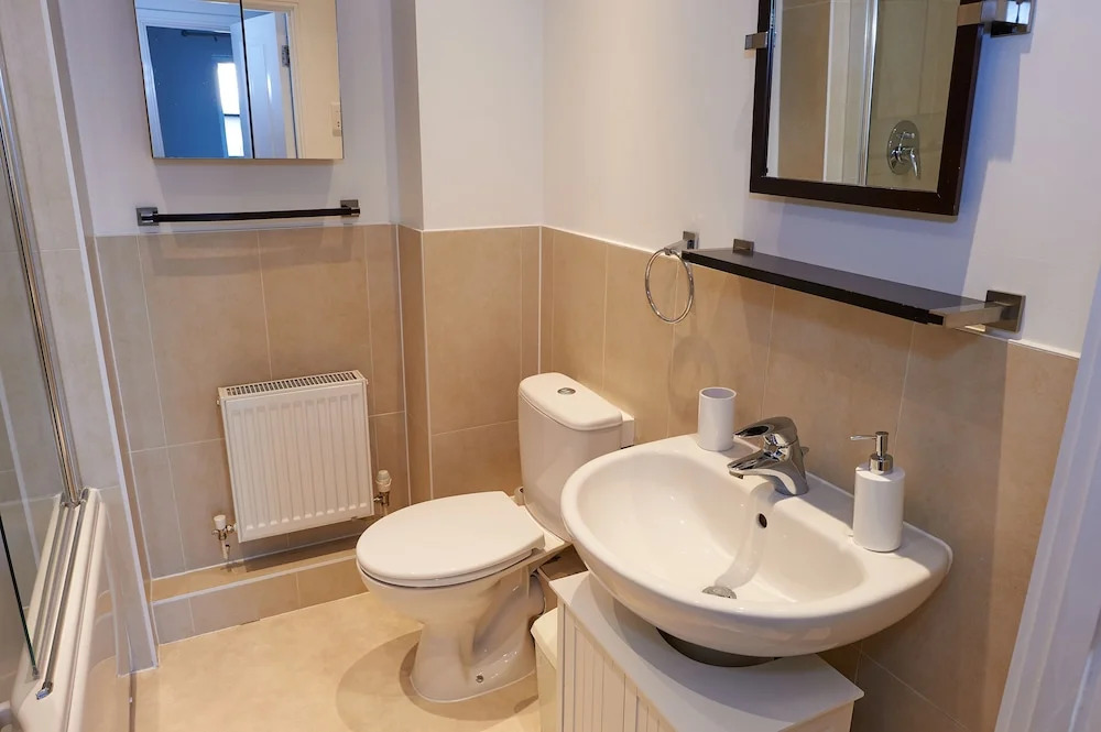 Two Bed - Close to North Station and Hospital