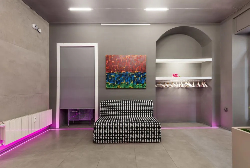 Into Apartments - Studio Somis