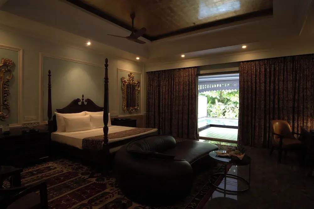 Mayfair Oasis Resort & Convention