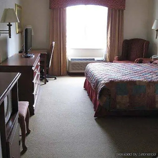 American Inn and Suites