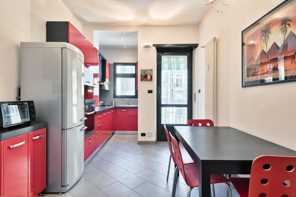 Vanchiglietta Colourful Apartment