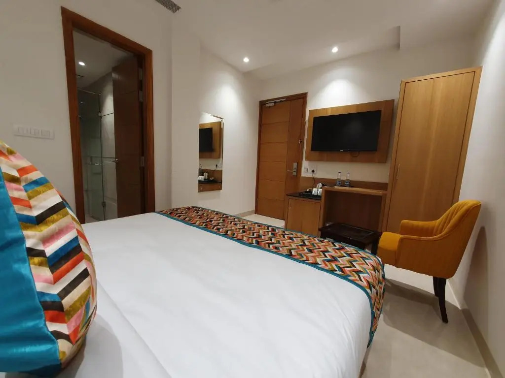 Classio Royale By iO Hotels Near Golden Temple