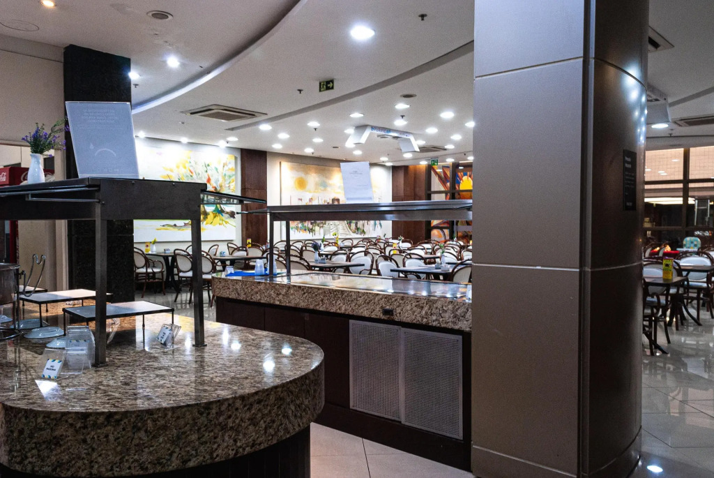 Master Porto Alegre Hotel - Av Carlos Gomes, Próximo ao Consulado Americano