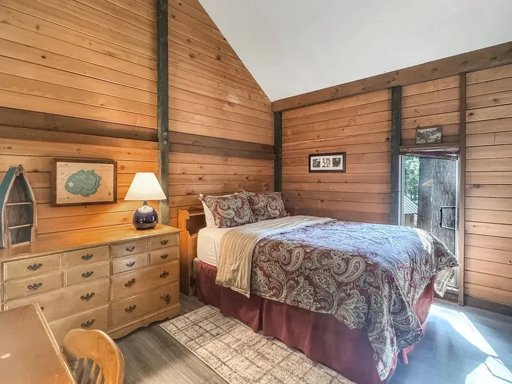 Cluster Cabin 13
