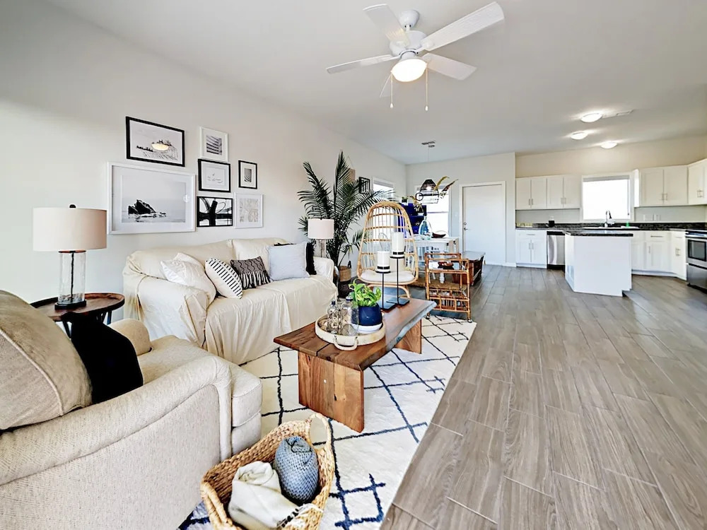 Brand-new 3br W/ Bay Views 3 Bedroom Home