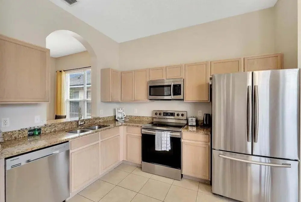 904 Lockbreeze Drive Davenport, 4bed