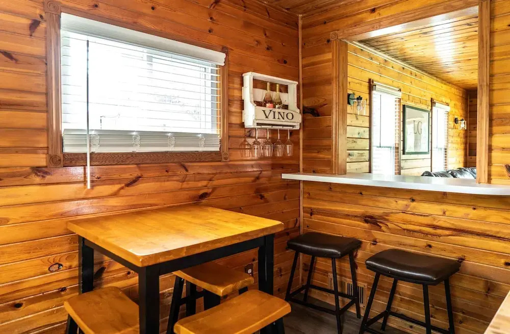 Pet Friendly Lake Geneva Getaway for 6!