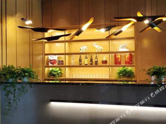 Yinhua Business Hotel (Zhuhai International Convention Center)
