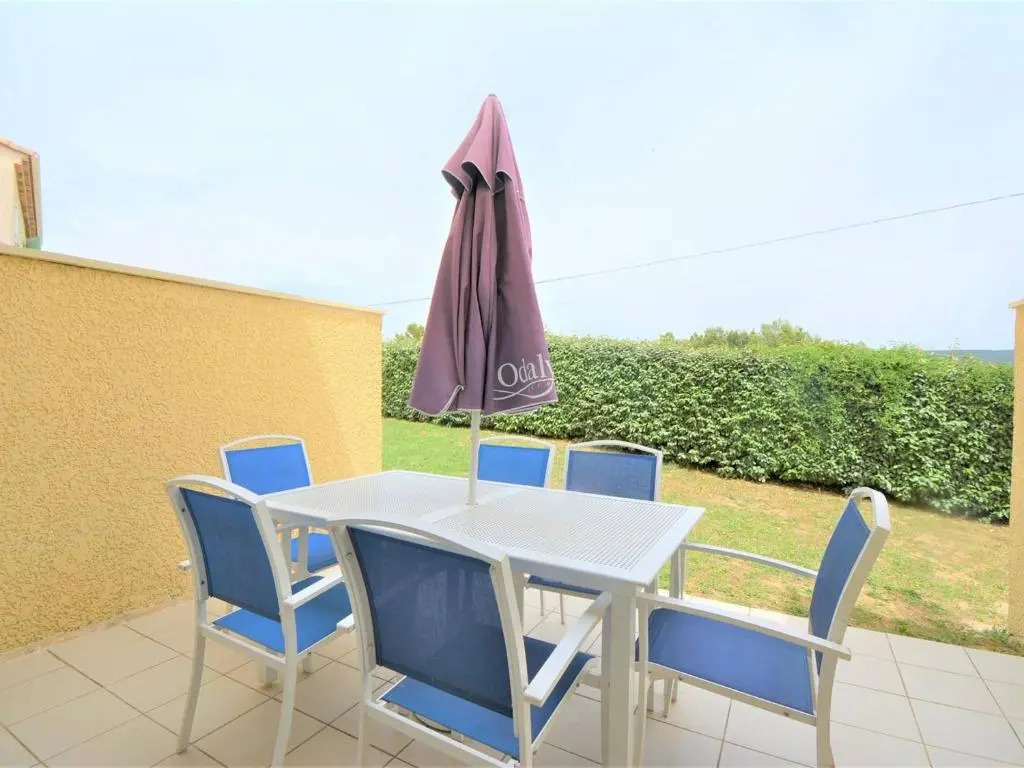 Maison Duplex avec Piscines à Salavas - 6 Personnes, Animaux Admis, Parking, Terrasse et WiFi - FR-1-382-136