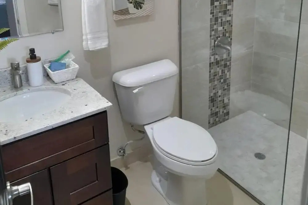 Seaview Paradise - Sleeps 3 - Pool - Parking