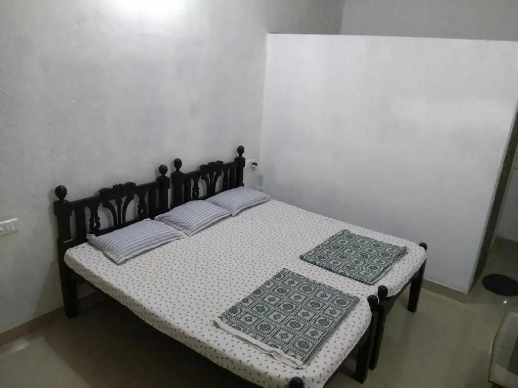 Chandraprabha Nyahari Niwas