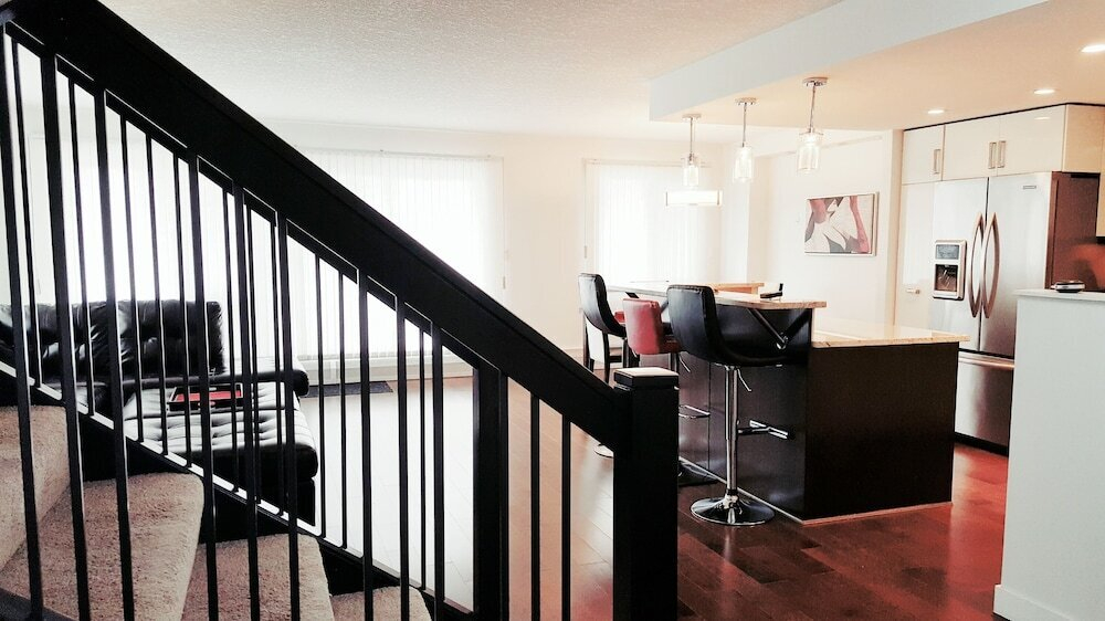 5 Calgary Downtown (2Bdr Suite