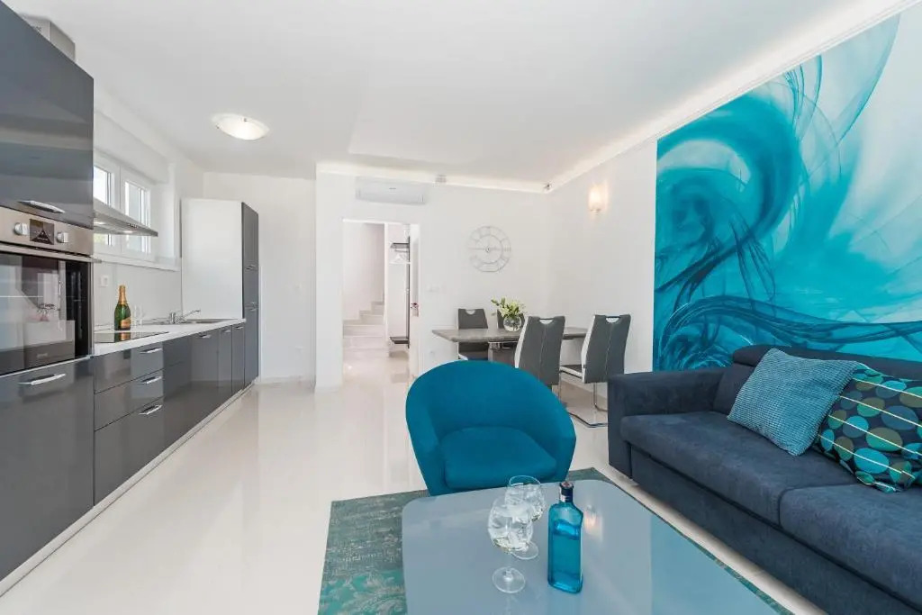 Merima 2 luxury & modern ap. for 7 with a pool