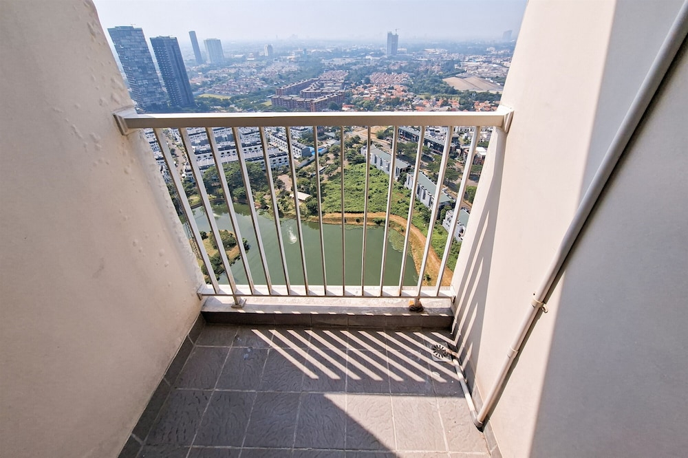Delightfully Cozy Studio Apartment Pacific Garden - Campus Town @Alam Sutera