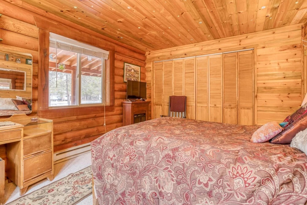 Sweet Log Cabin