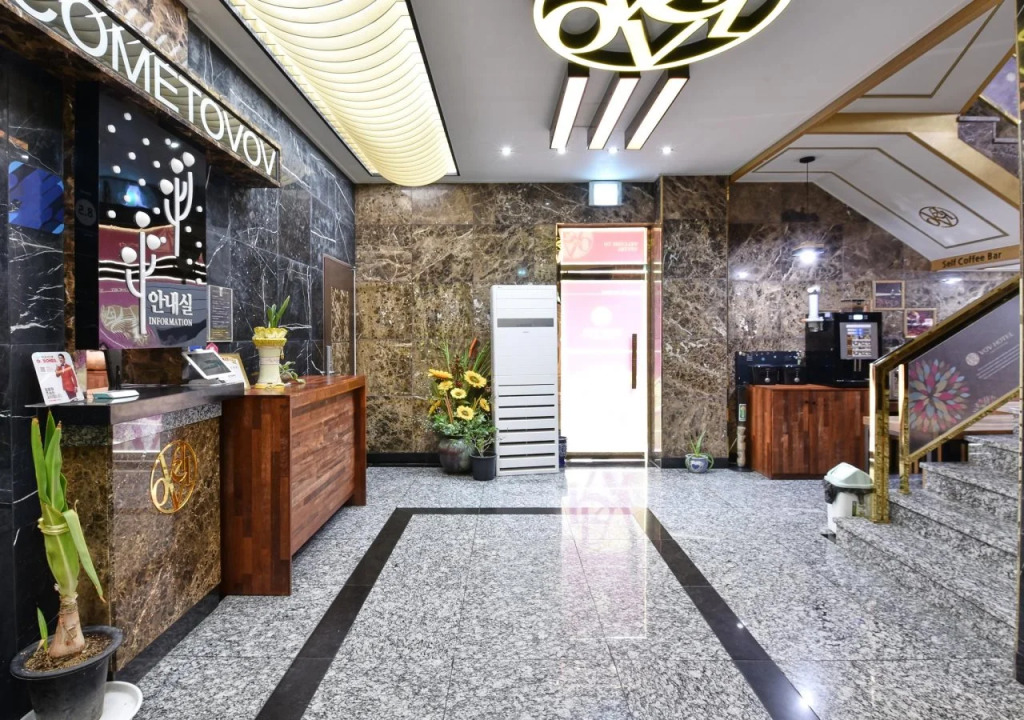 V Hotel