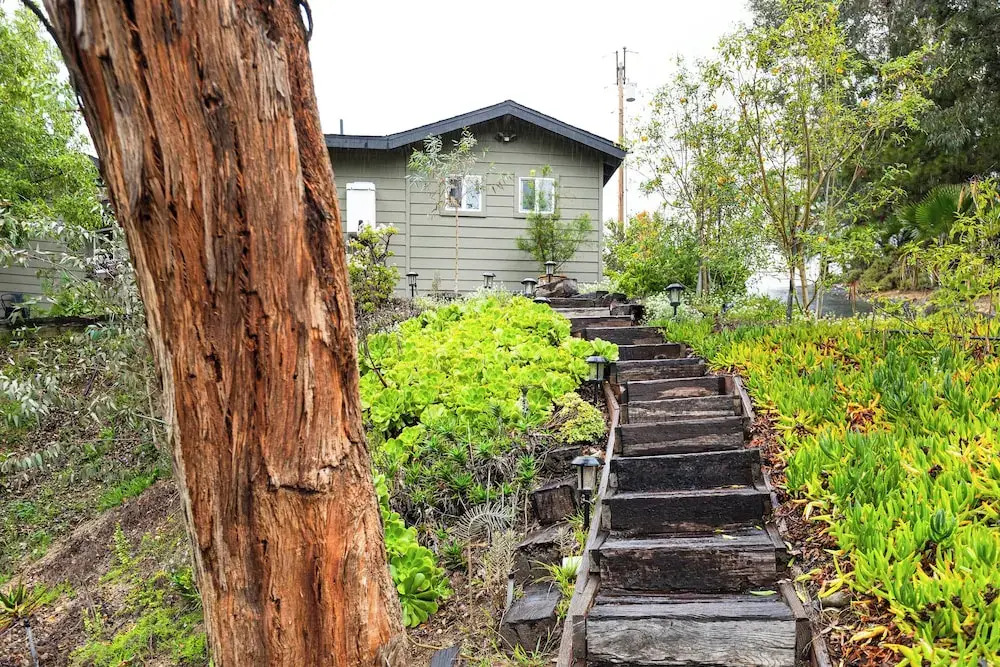 Sip, Golf & Unwind: Couple's Retreat in Fallbrook