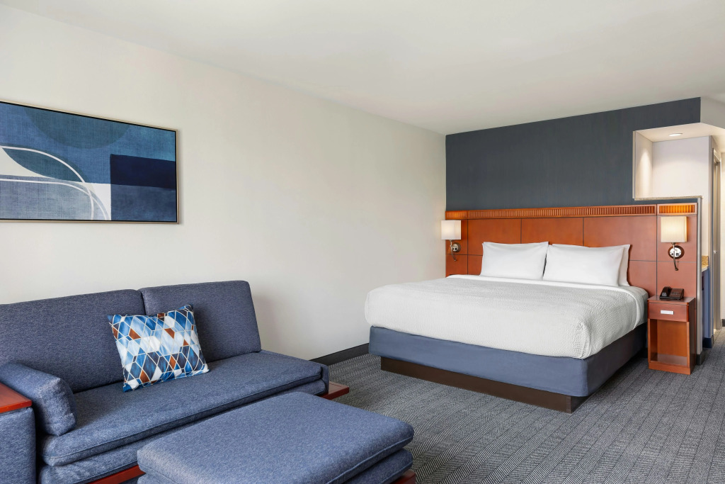 Courtyard by Marriott Madison West / Middleton
