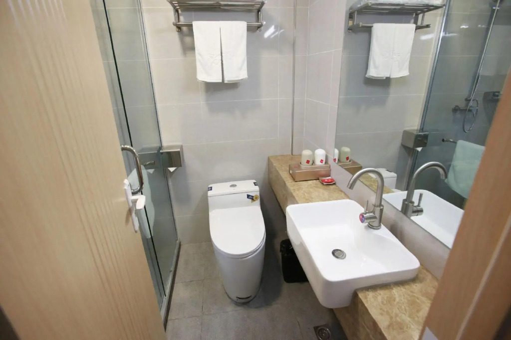 Shankee Hotel (Yalu River Bridge Scenic Area Dandong Station)