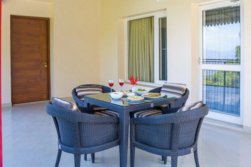 Alaya Stays Mehar Villa - 3 BHK With Garden & Scenic Views
