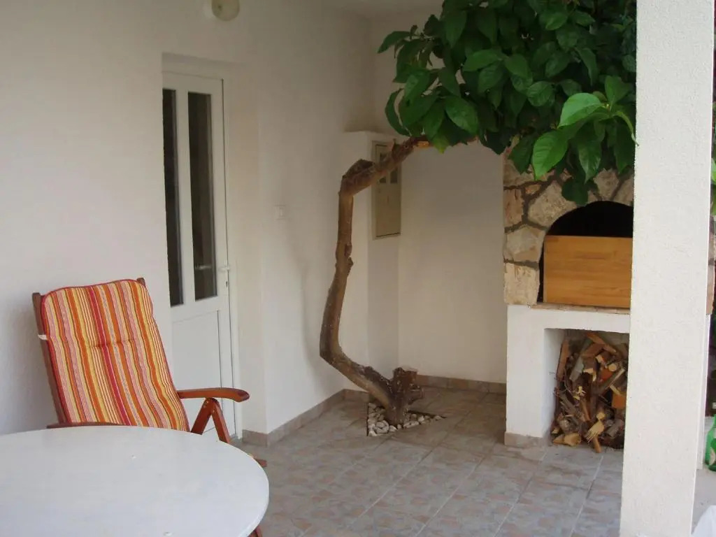 Apartment Neva - 30 m from sea