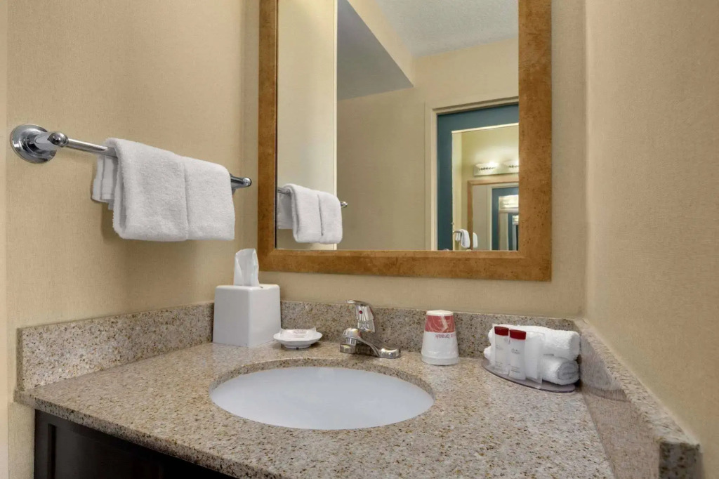 DoubleTree by Hilton Virginia Beach